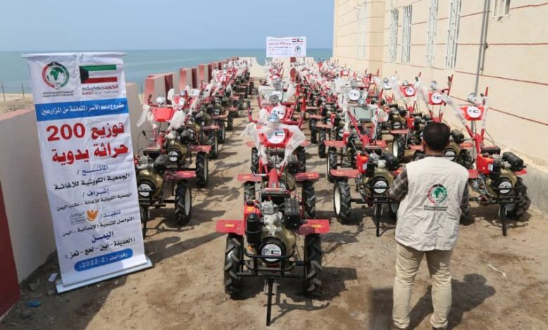 تدشين توزيع 50 حراثة