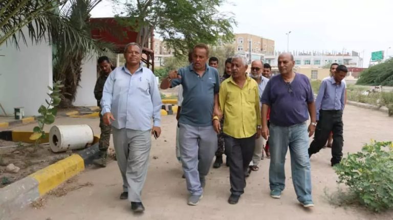 مدير عام مديرية الشيخ عثمان يتفقد الصالة المغلقة في المدينة الرياضية