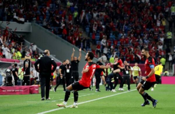 منتخب مصر يتأهل إلى نصف نهائي كأس العرب بثلاثية في شباك الأردن